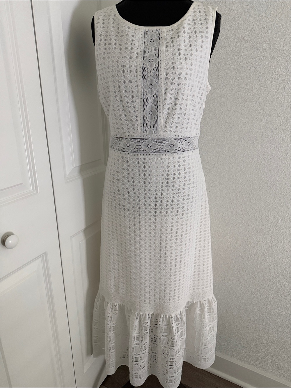 NWT Chelsea & Violet Off White/Cream Eyelet Sleeveless Midi Dress with Lace .